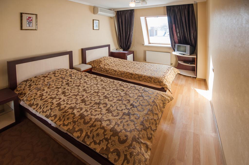 Stella De Lux Hotel Chisinau Exterior foto