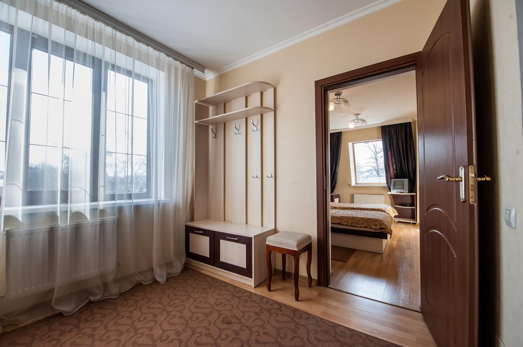 Stella De Lux Hotel Chisinau Exterior foto
