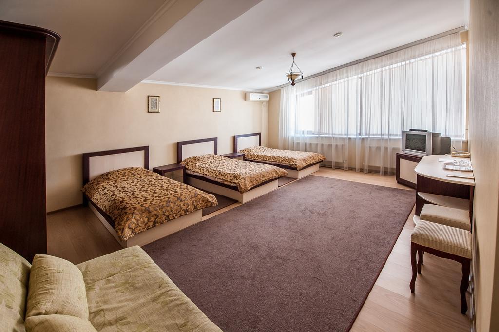 Stella De Lux Hotel Chisinau Exterior foto